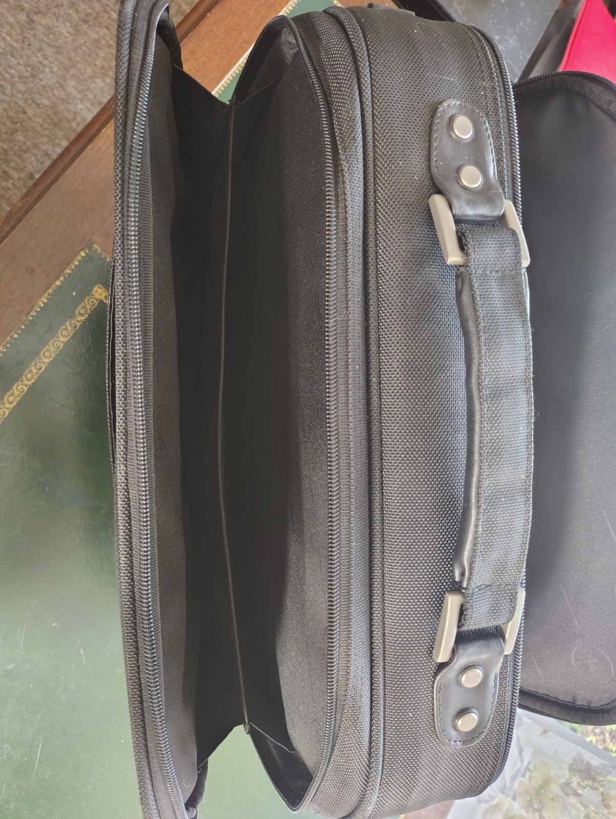 Dell Padded Nylon 15.5″ Laptop & Briefcase Universal Fit 5U838