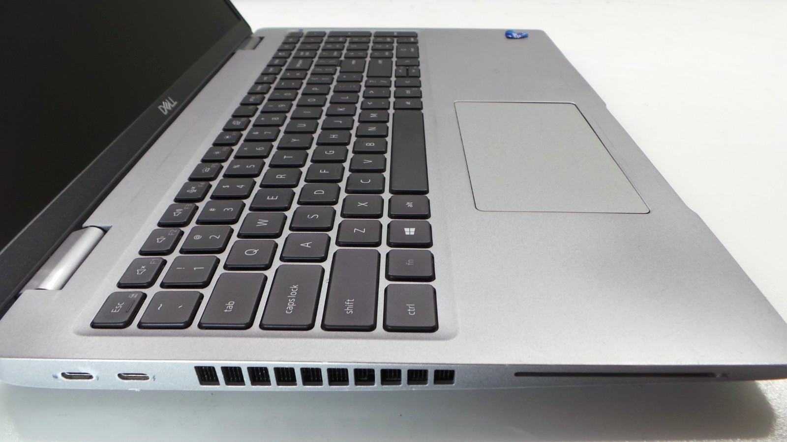 Dell Latitude 5520 15.6″ | i7-1185G7 3.00GHz | 16GB RAM 512GB NVMe | WIN 11 PRO