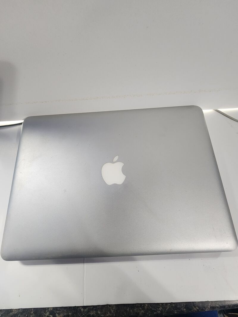 Apple MacBook Pro 13in 2.3GHz Core i5 6GB RAM 256GB SSD Mac OS X Lion 2.3GHz