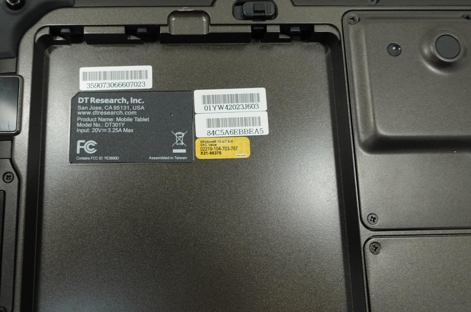 DT Research DT301KY 11.6″ Intel Core i5-8250U 1.60GHz 8GB 128GB SSD No OS