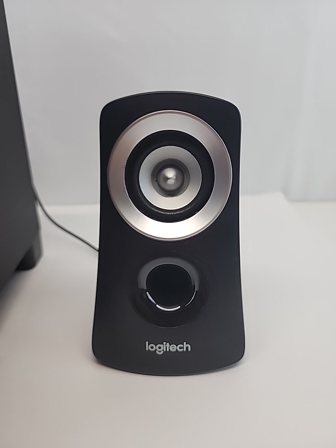 Logitech Z313 2.1 Speaker System – 980-000382 for MAC or PC TESTED