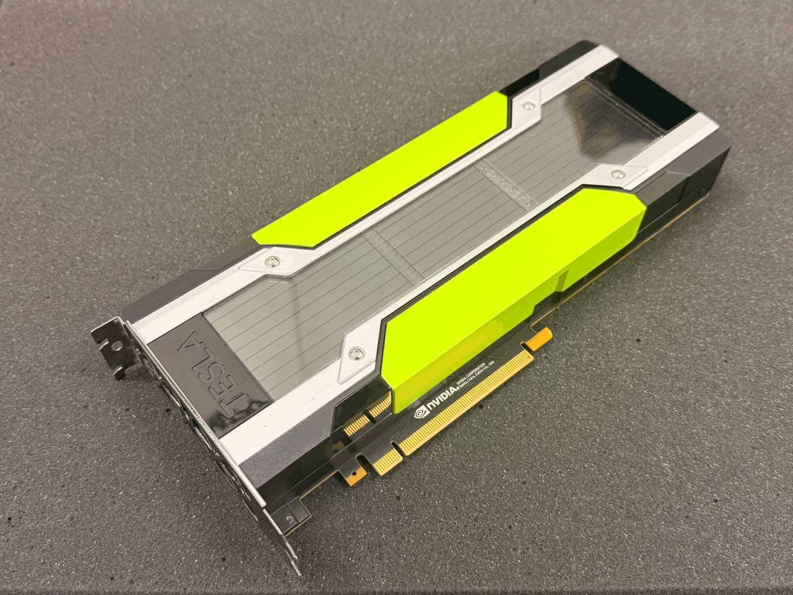 Nvidia TESLA P40 24GB GDDR5 PCI-E GPU Accelerator Graphics Card 699-2G610-0200