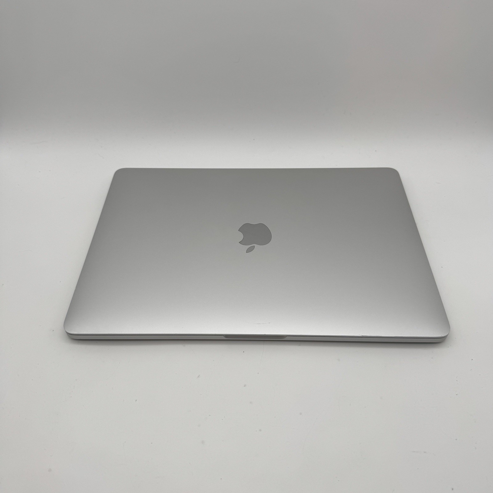 Apple MacBook Pro M1 2020 13″ Touch Bar A2338 | M1 8-Core | 8GB RAM | 256GB SSD