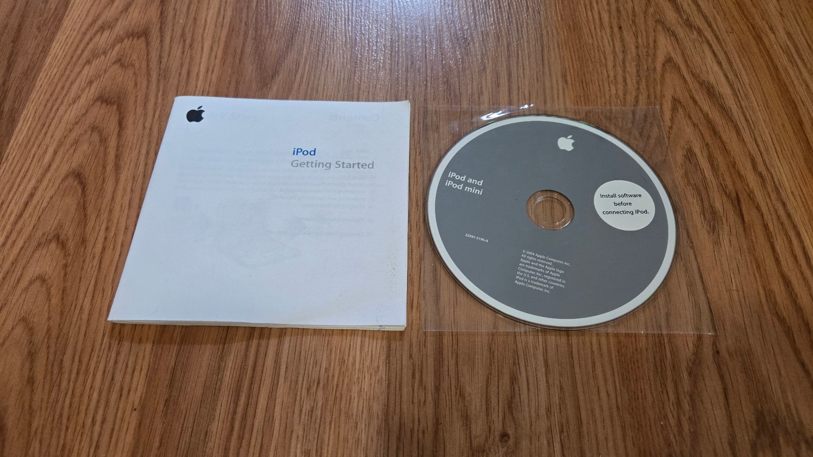 iPod User Manual Getting Started + Software Installation Disc CD ROM 2004 Apple