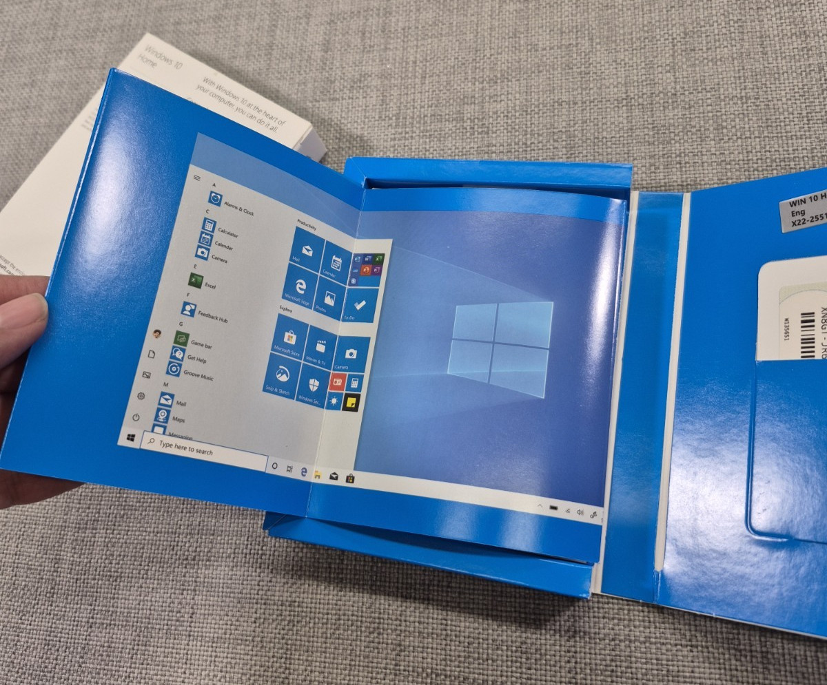 Microsoft Windows 10 Home USB Flash Drive. NEW