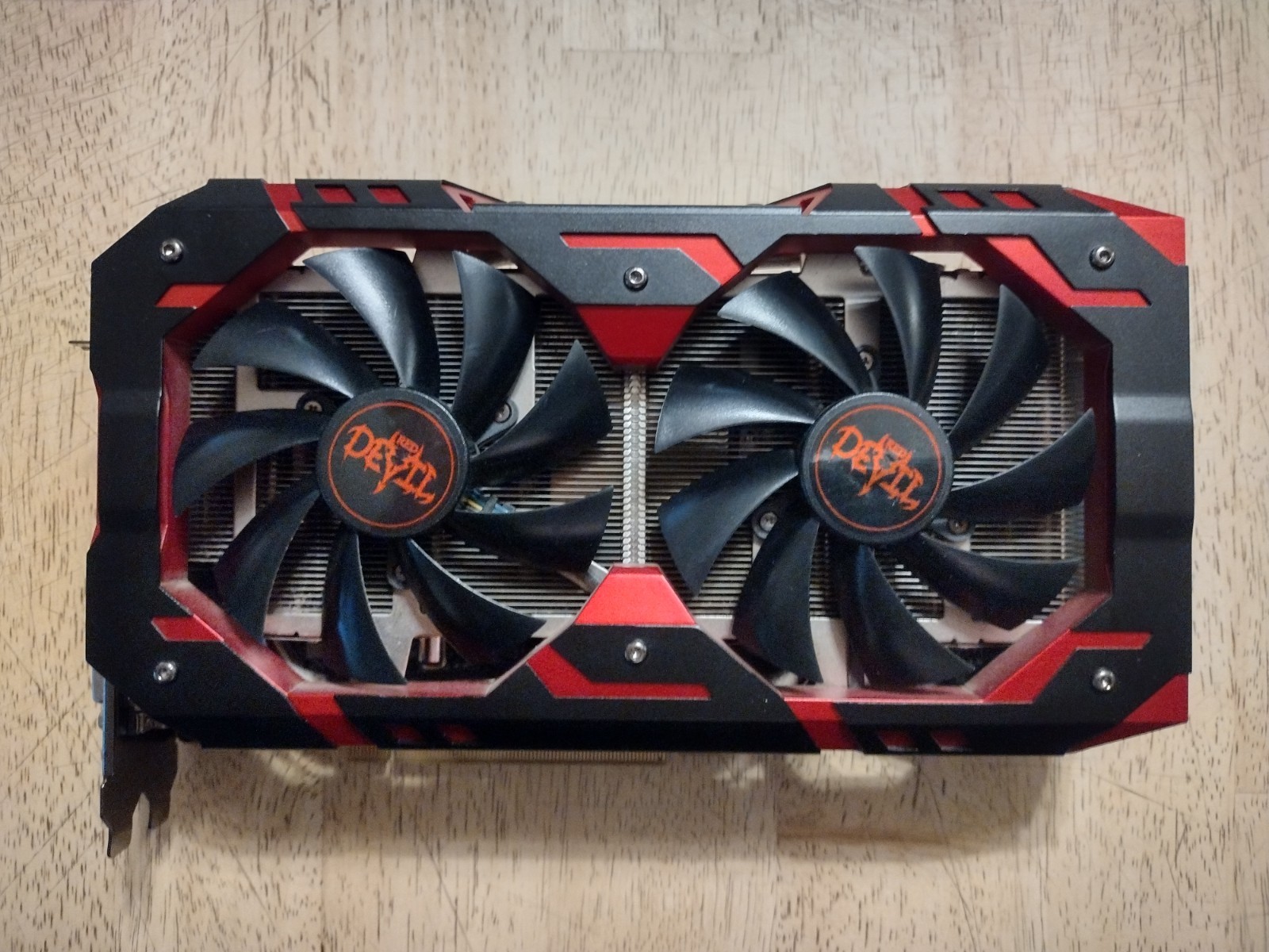 PowerColor Radeon RX 580 8GB Red Devil GOLDEN SAMPLE