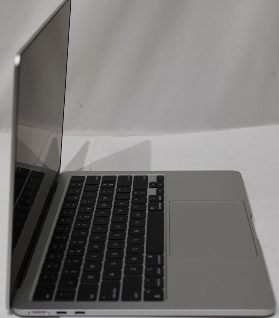 2022 Apple MacBook Air 13.6″ A2681 (M2 16GB RAM 512GB SSD) Silver MLY43LL/A