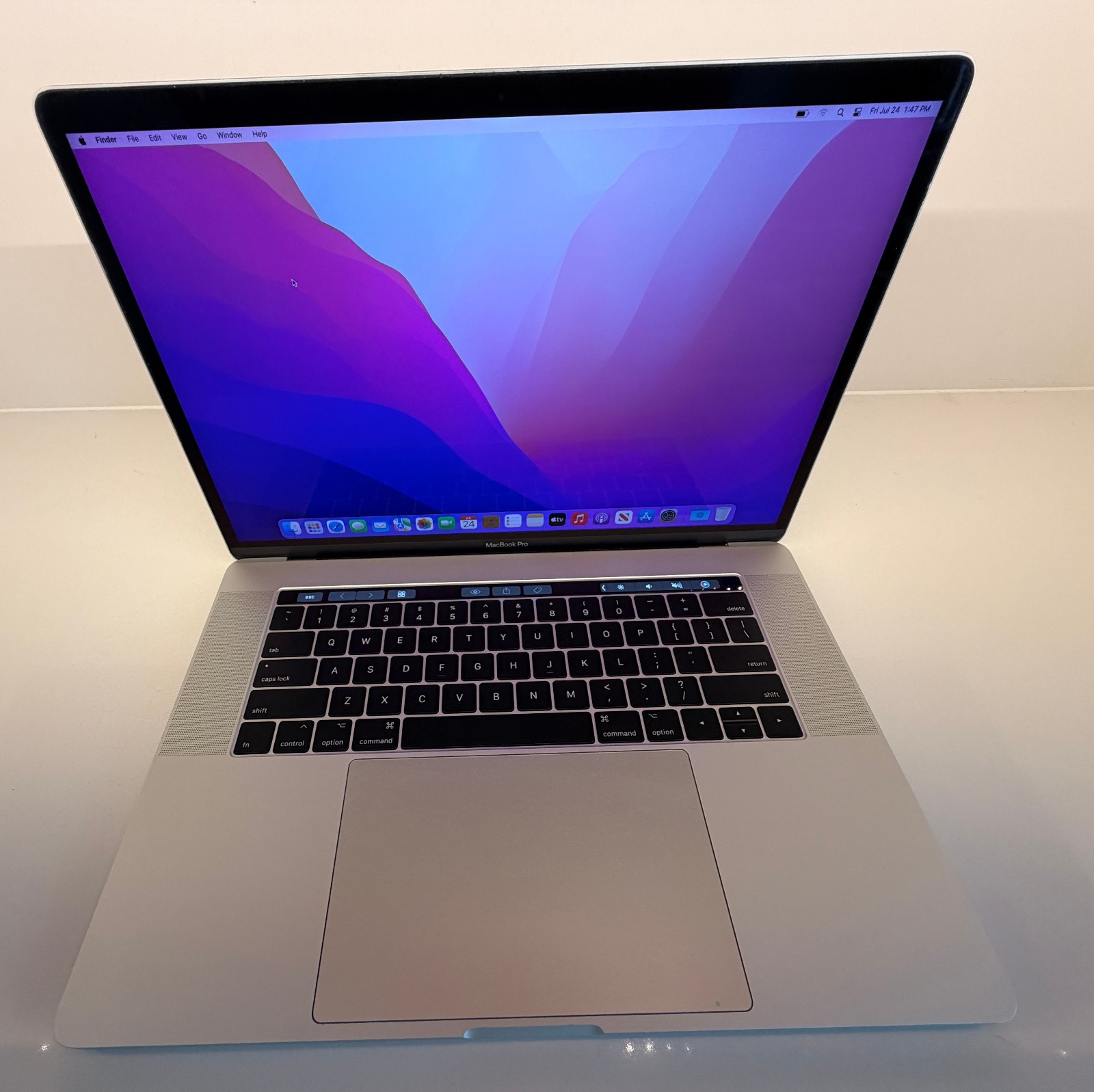 MacBook Pro 15″ 2016 – i7 2.7GHz, 16GB RAM, 1TB SSD, Radeon Pro 460 (Very Good)