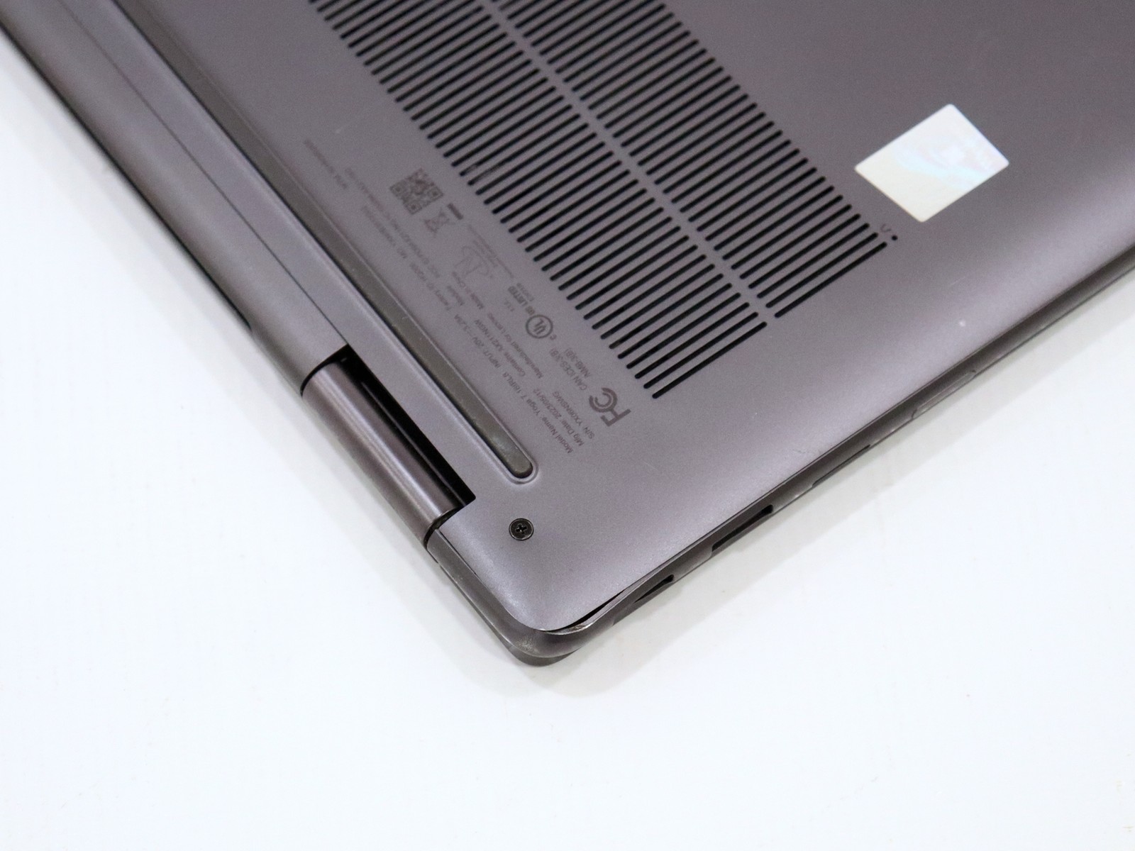 Lenovo Yoga 7 16IRL8 16.0″ Touch Intel i7-1355U 16GB 512GB NVMe W11H