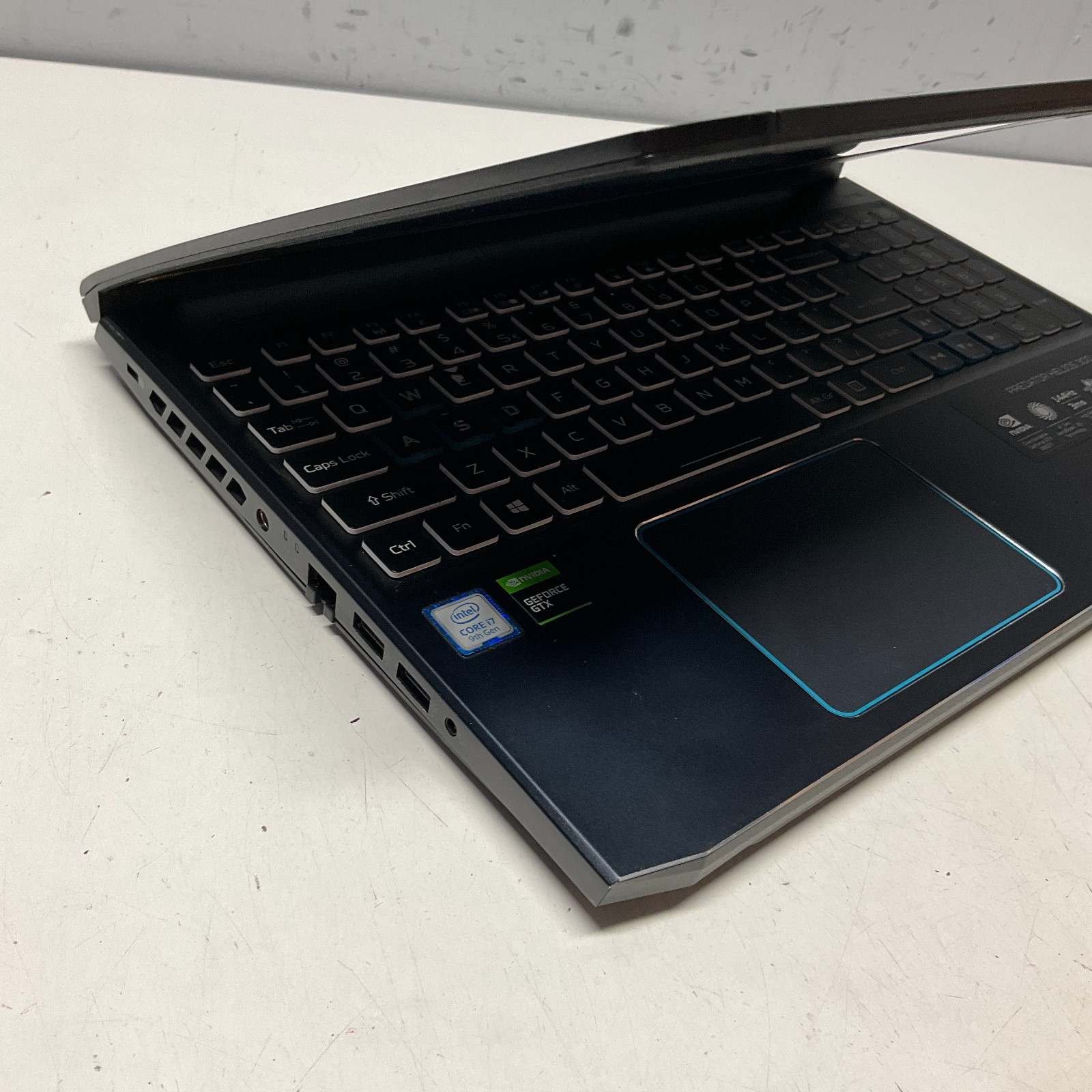 Acer Predator Helios 300 PH315-52-710B 15.6″ i7-9750H 2.5GHz 8GB GTX 1660 Ti