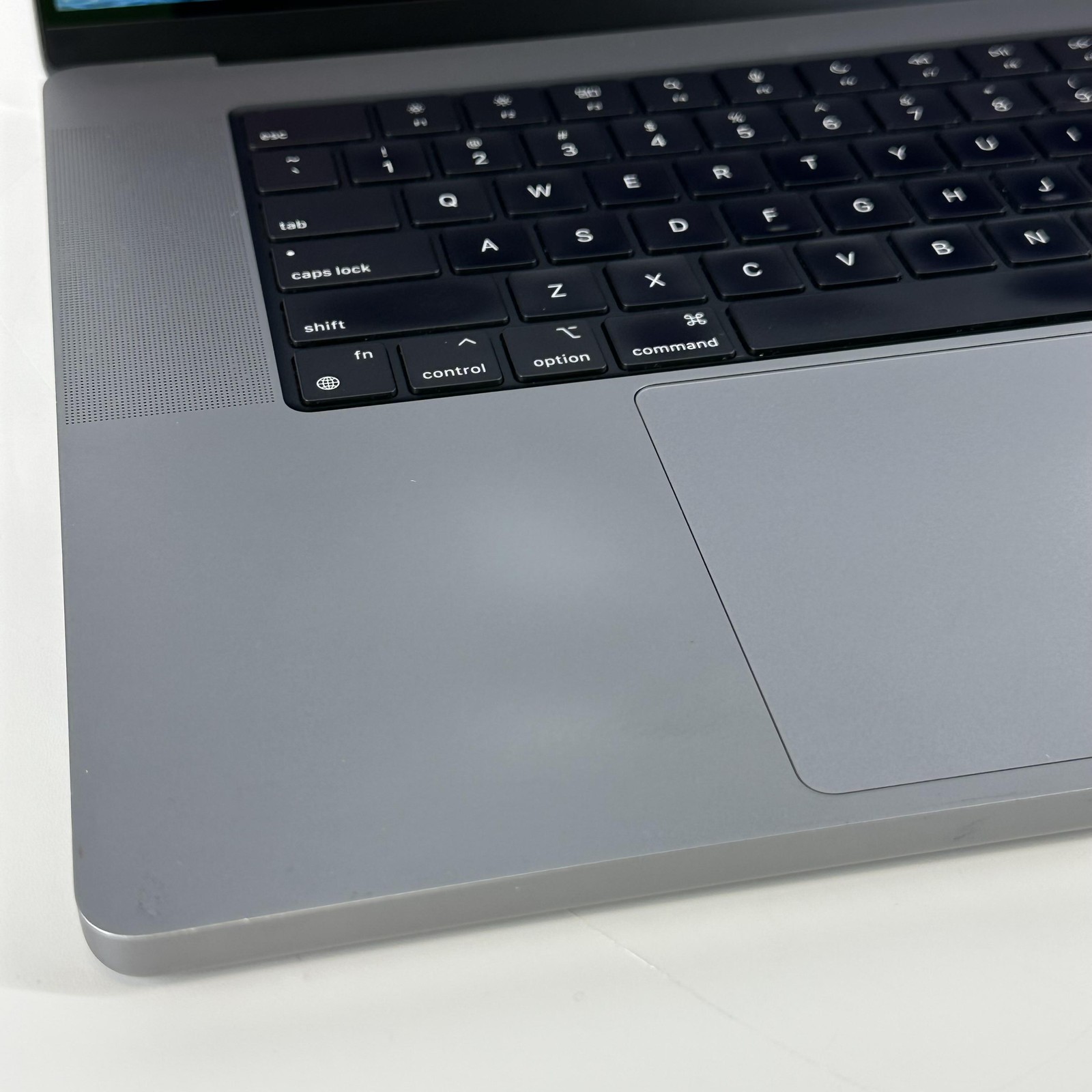 MacBook Pro 16″ Gray 2021 3.2 GHz M1 Pro 10-Core CPU 16-Core GPU 16GB 512GB