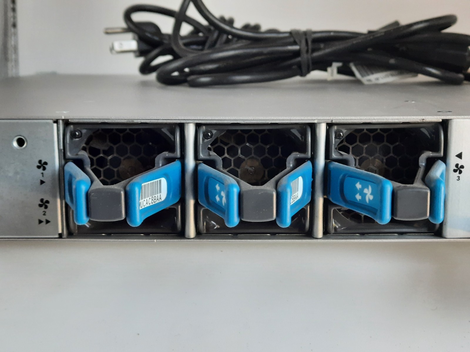 Cisco Nexus N9K-C9348GC-FXP -TESTED