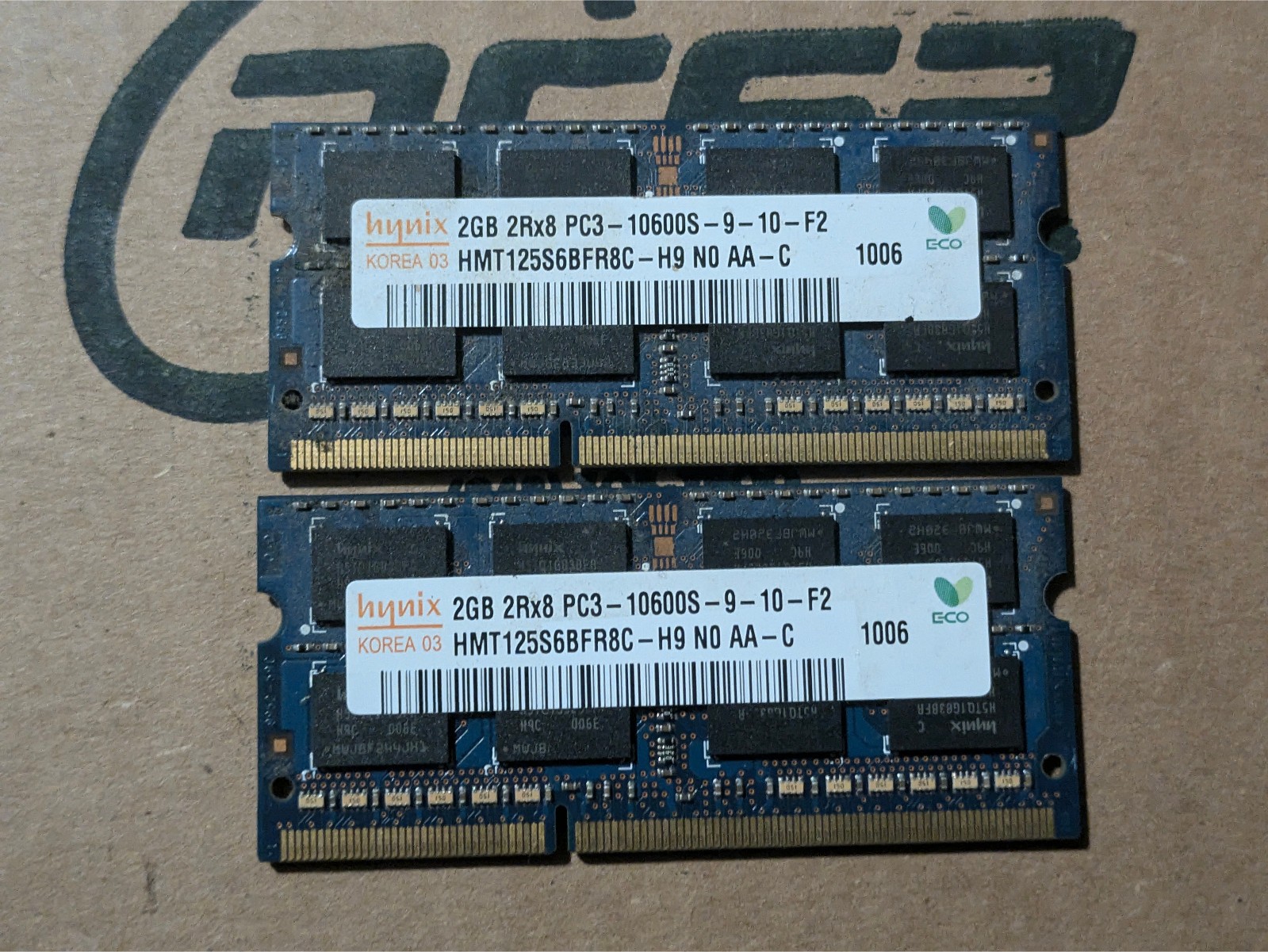 Hynix 4GB [ 2x2GB ] SO-DIMM 1066 MHz PC3-8500 DDR3 Memory (HMT125S6BFR8C-G7)