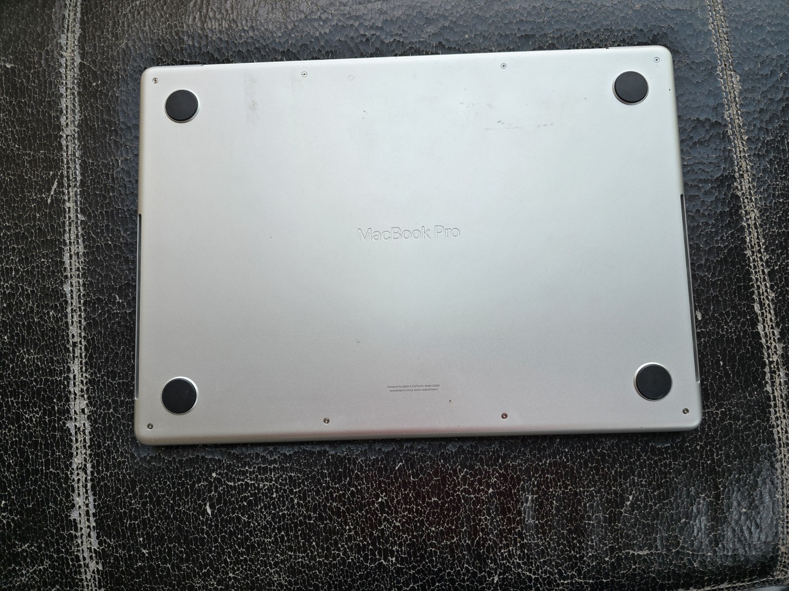 Macbook Pro A2992 Good LCD Screen 14″, Grade A Silver Apple ID for Parts