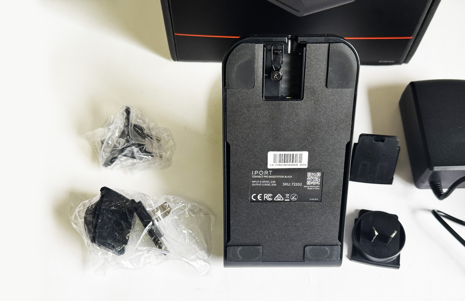 iPort Connect Pro BaseStation for Apple iPad – 72352 Black