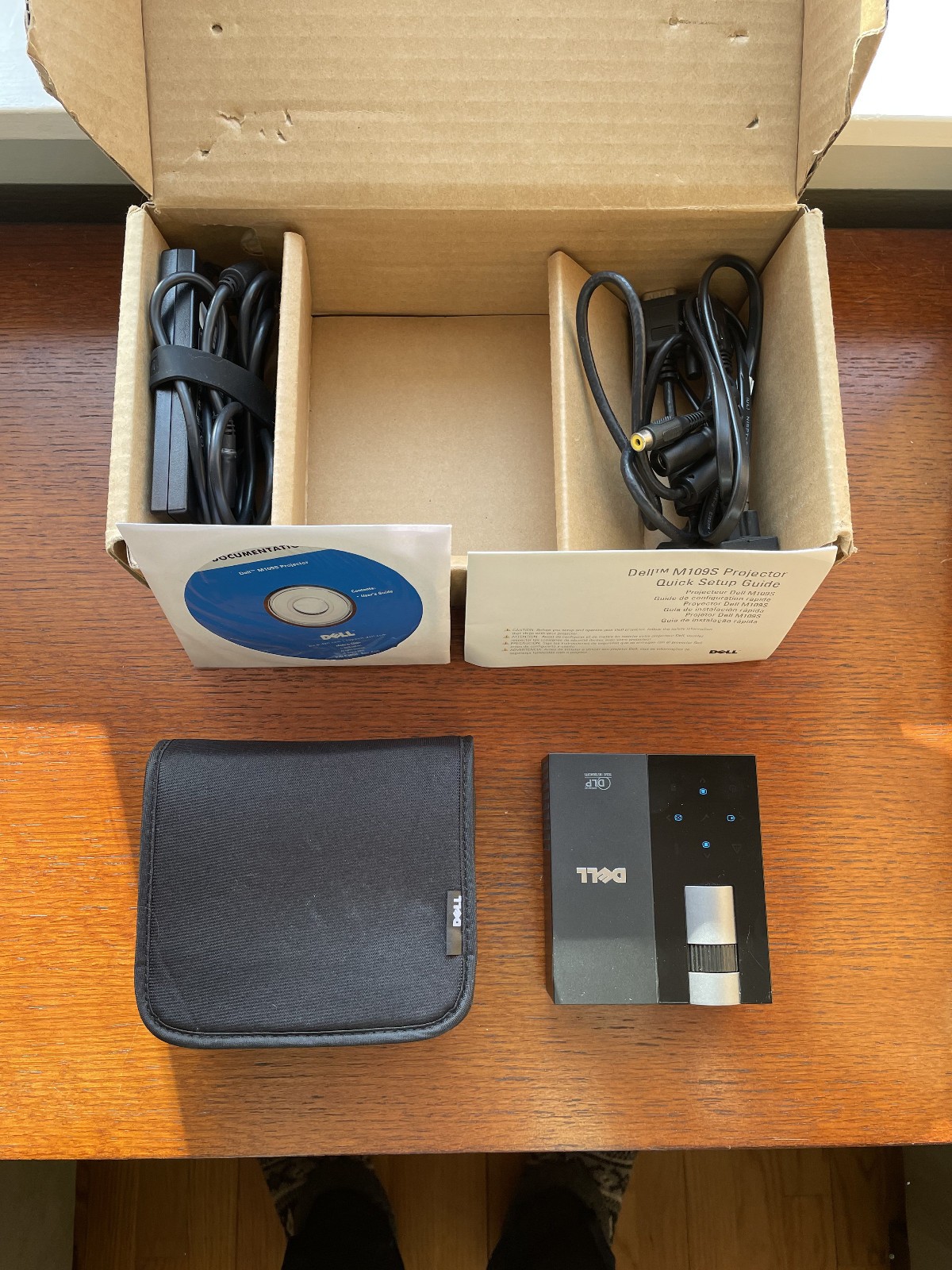 Dell M109S tabletop projector, working, all parts in original box