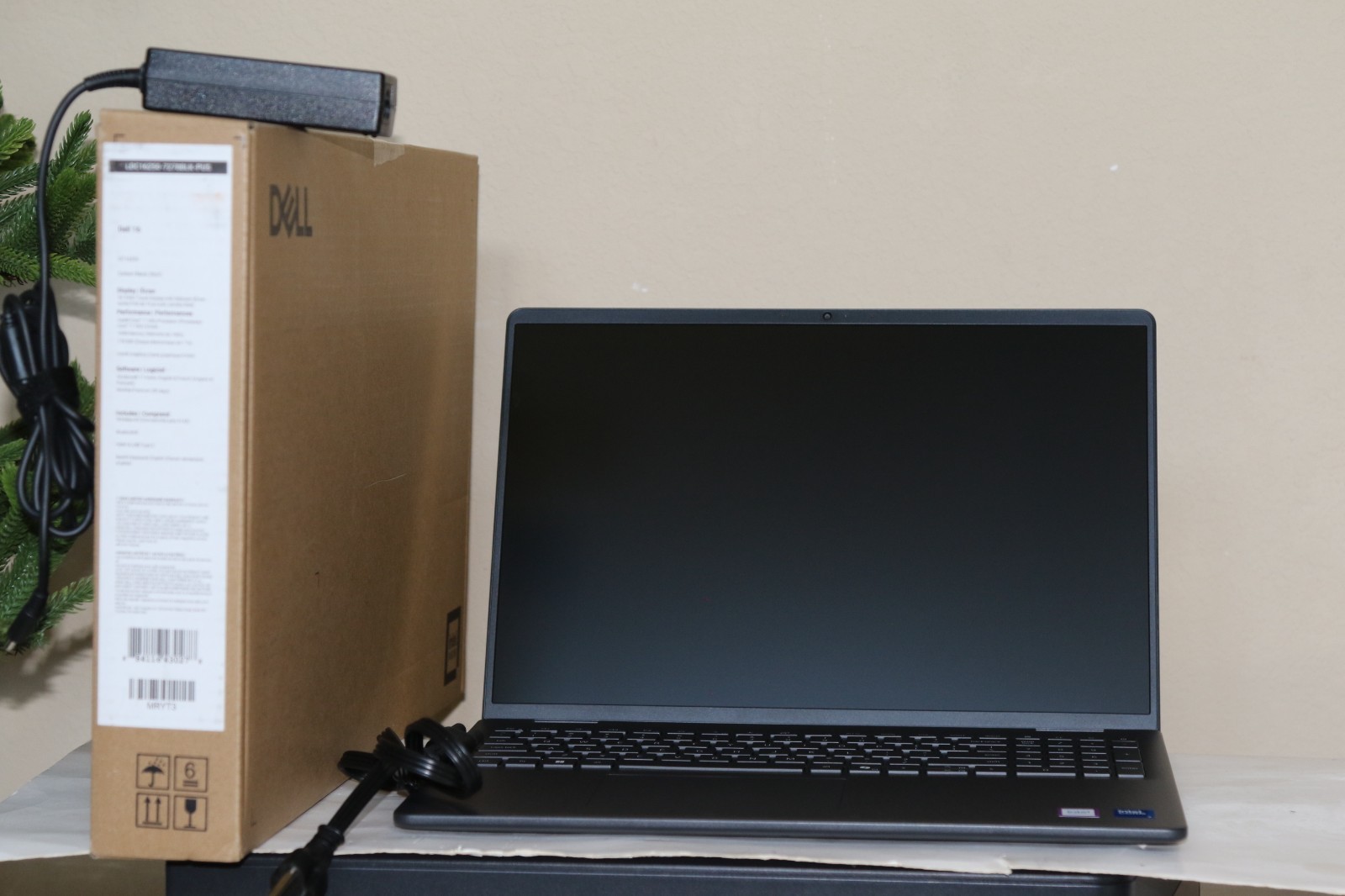 Dell 16 Plus DC16250 16″ 16:10Touch Display Intel Core 7 150U, 16GB RAM 1TB SSD