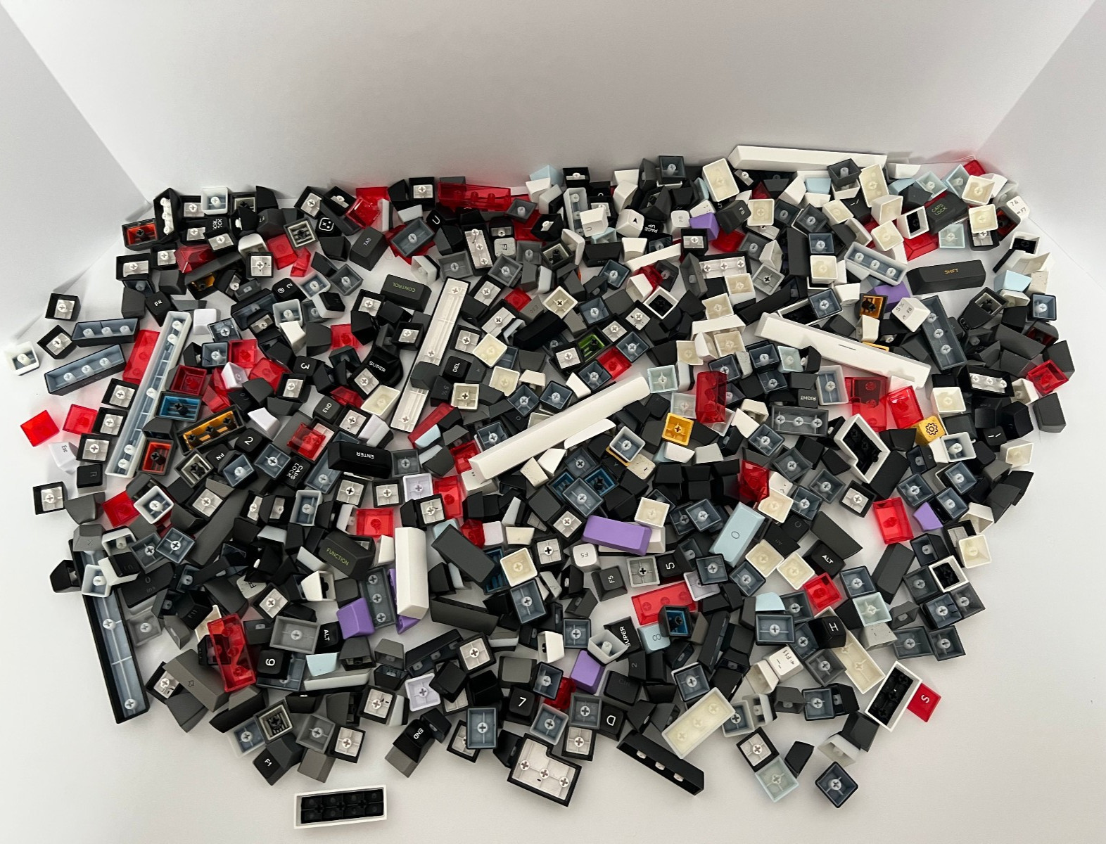 Huge Lot 700+ Mixed Mechanical Keyboard Keycaps different Colors & Profiles
