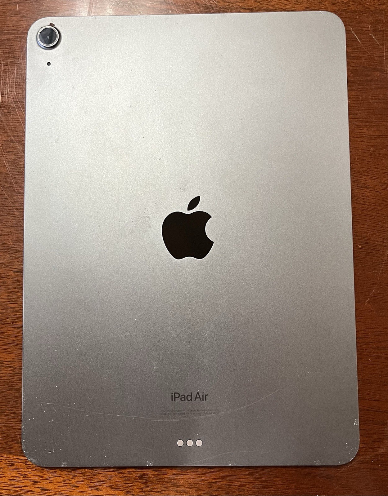 Apple iPad Air 5th Generation A2588 Cracked Screen Boot Loop Read Description