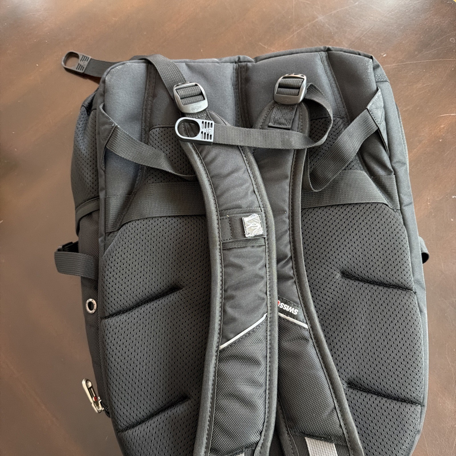 SWISSGEAR 1900 ScanSmart Laptop Backpack 18.5″, Fits Most 17-Inch Laptops 31L