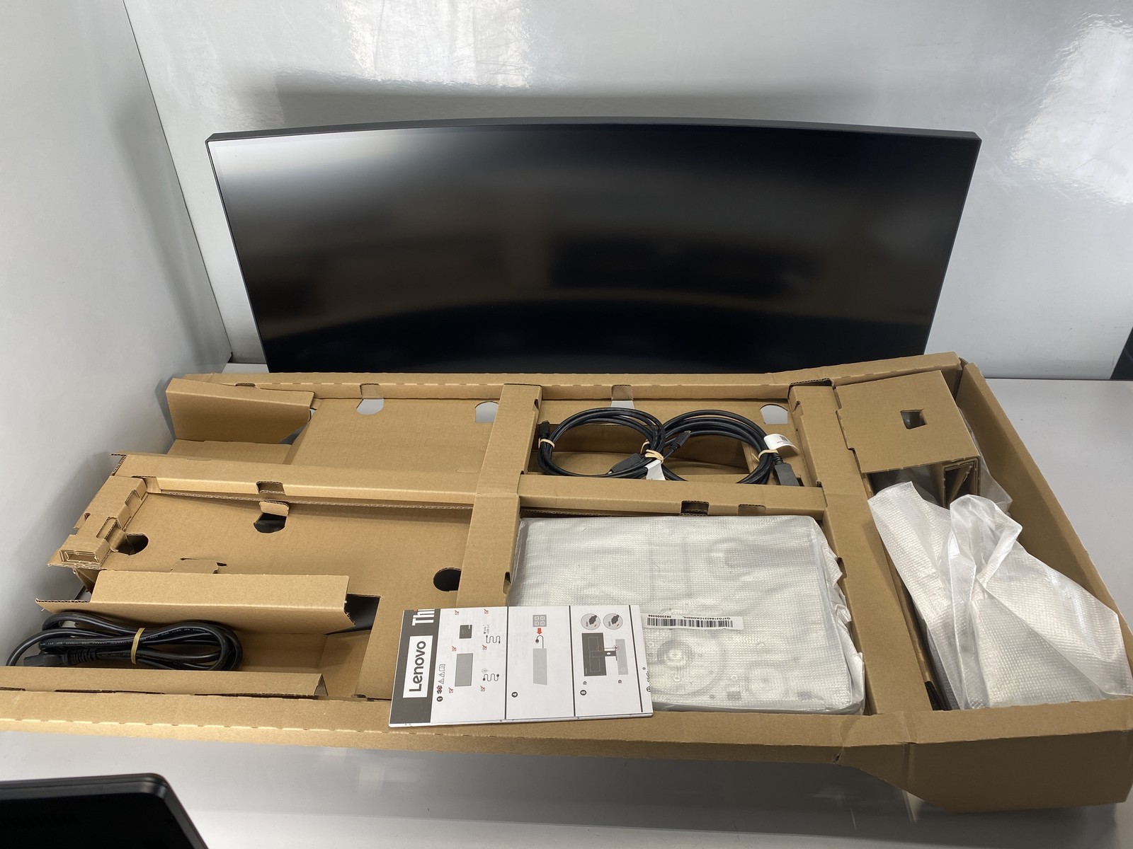 Lenovo ThinkVision T34WD-40 34″ 2160p 120Hz Curved Screen LED Monitor- Black