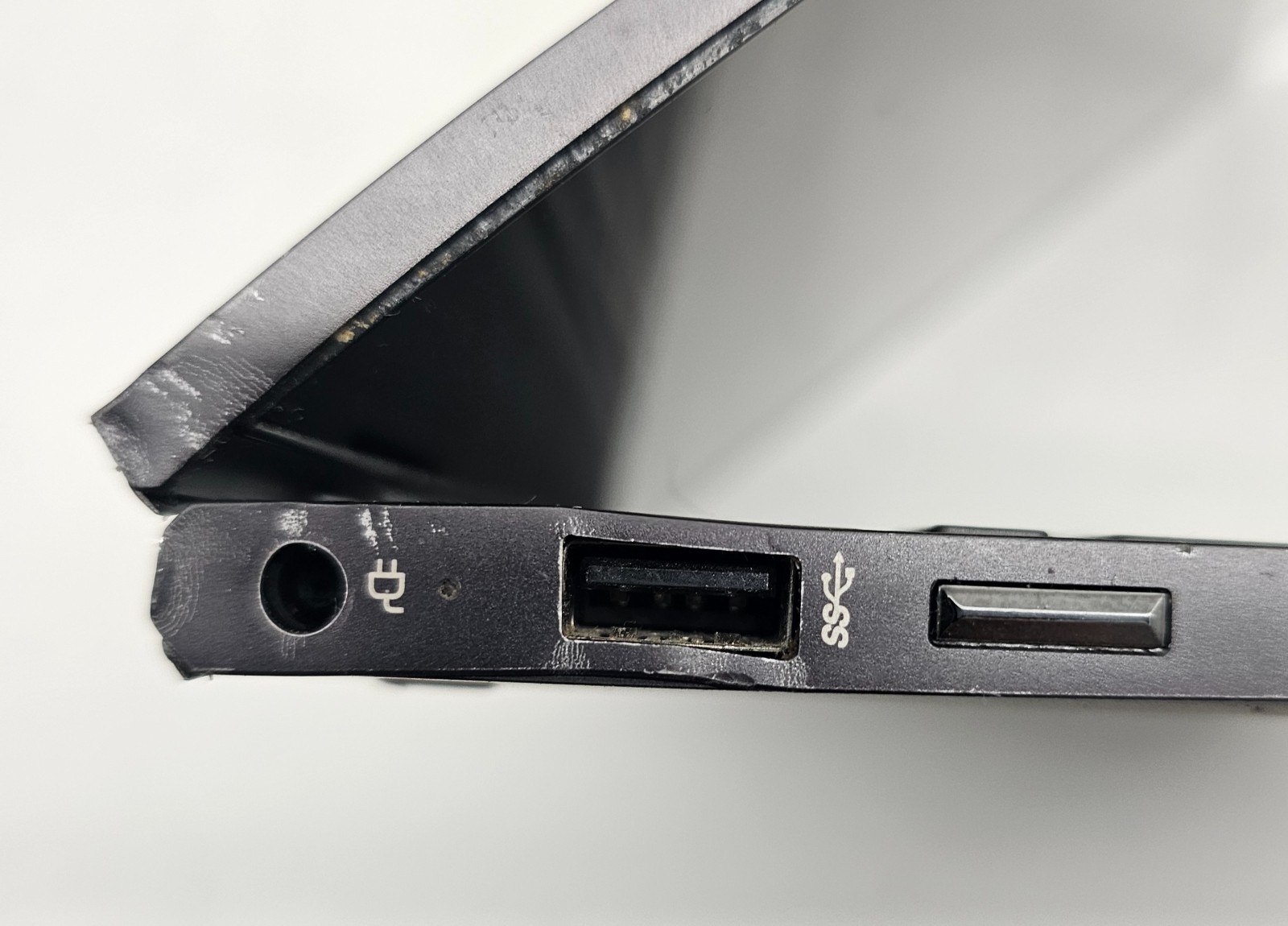 HP Envy x360 15m-ds0023dx Laptop AMD Ryzen 7 3700U NO RAM/HD/OS/POWER (FL)