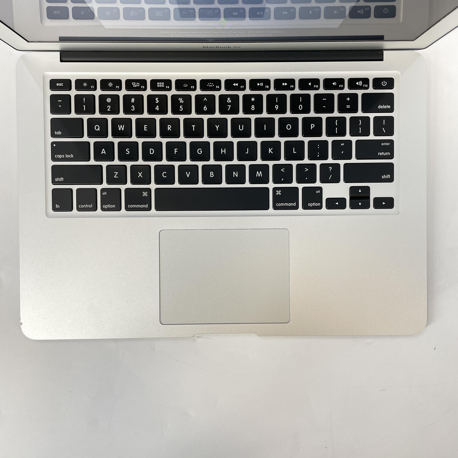 MacBook Air 13 Silver Early 2015 1.8 GHz Intel Core i5 5th Gen. 8GB 1TB SSD Good