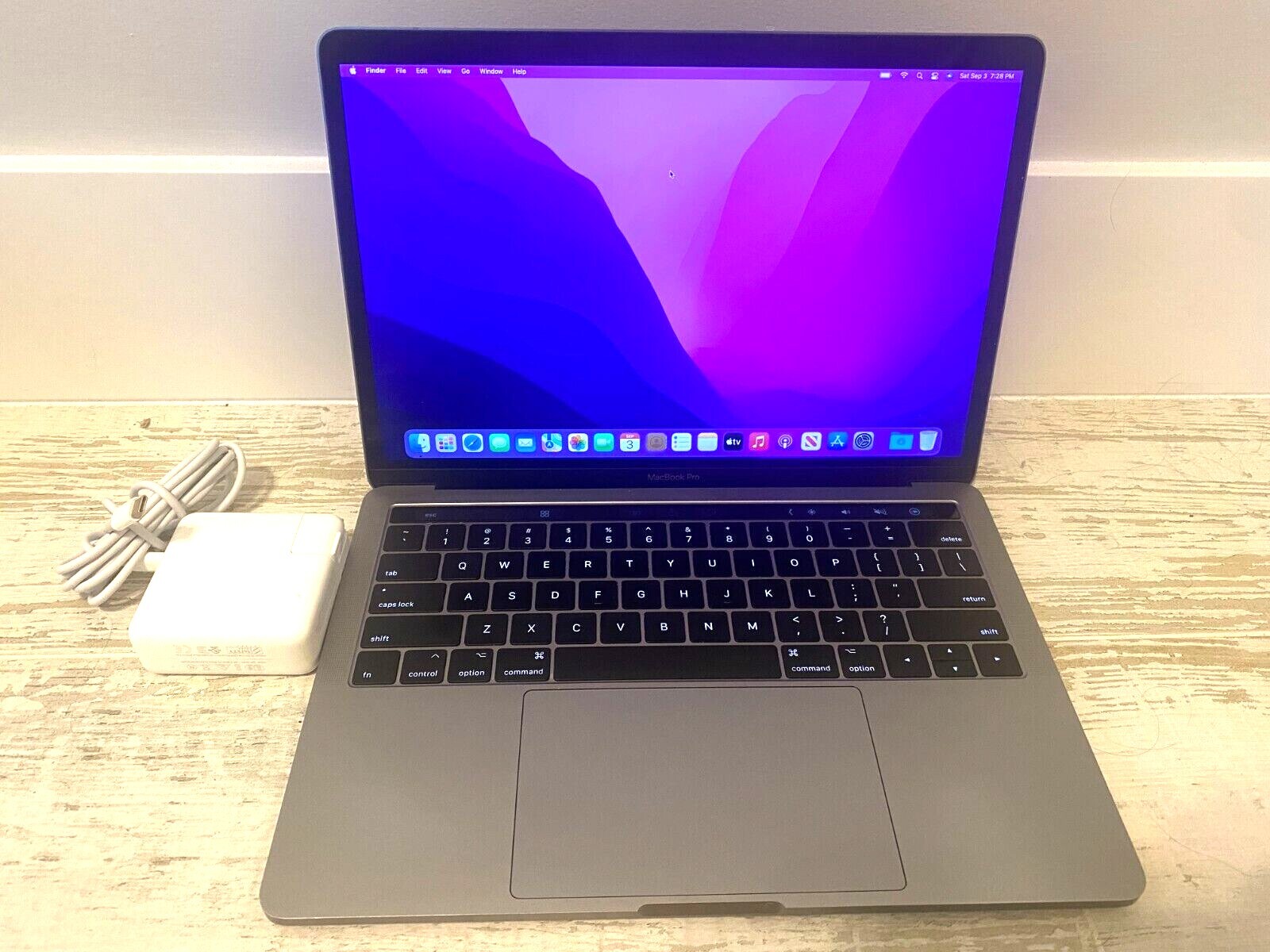 13 Apple Macbook Pro Core i5 3.5GHz Turbo 256GB SSD 16GB A1706 TouchBar Warranty