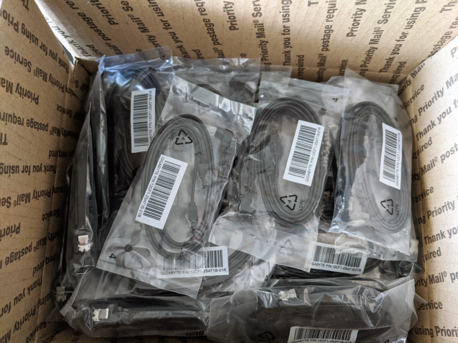 Lot 200 pcs: NEW 19″ Gigabyte SATA 3.0 6Gb/s 90 degree/Straight PC Data Cables