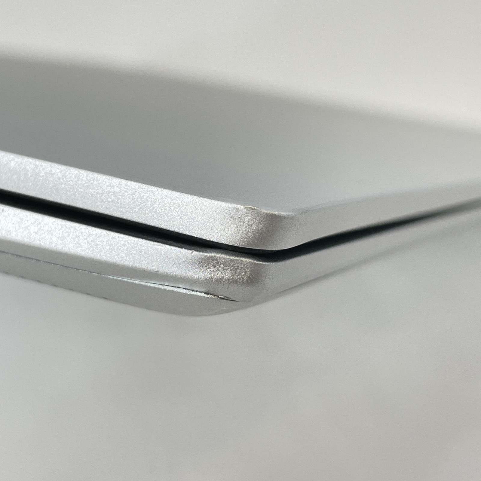 Lenovo Slim 7i 14 Silver QHD+ TOUCH 2.1GHz i7-1260P 16GB 1TB SSD Good BENT FRAME