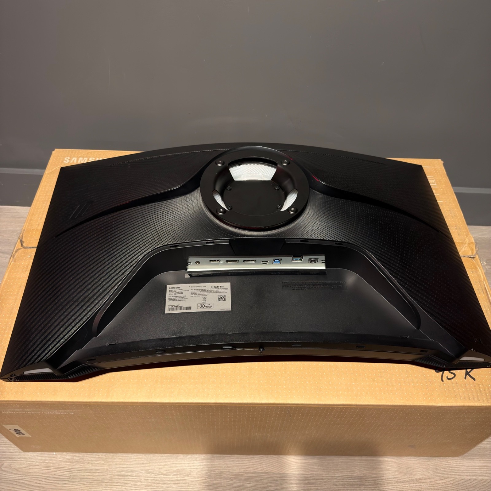 Samsung Odyssey G7 32” QHD 240Hz Curved Gaming Monitor Working Cosmetic Damage