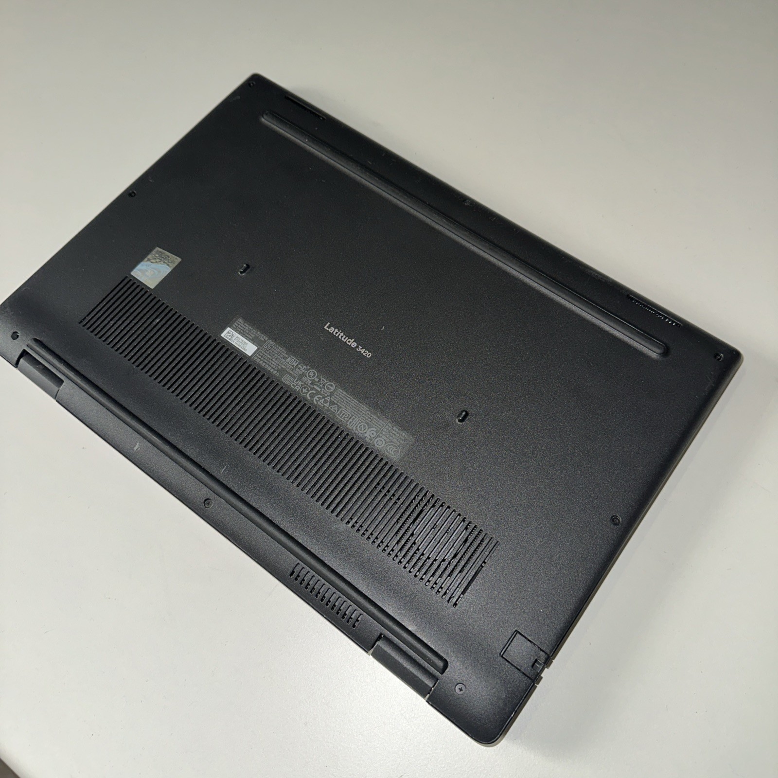 Dell Latitude 3420 14″ Laptop i5-1135G7, No RAM/Storage, Won’t Power on