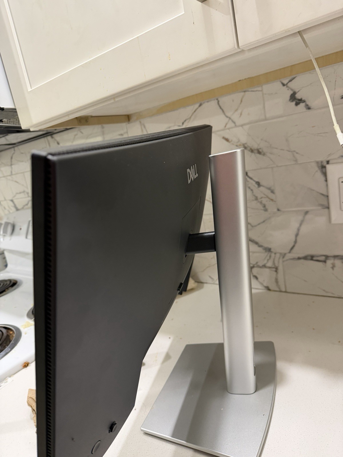 Dell P2425DE 24″ QHD 2560×1440 100Hz LCD USB-C HDMI DP Anti-Glare