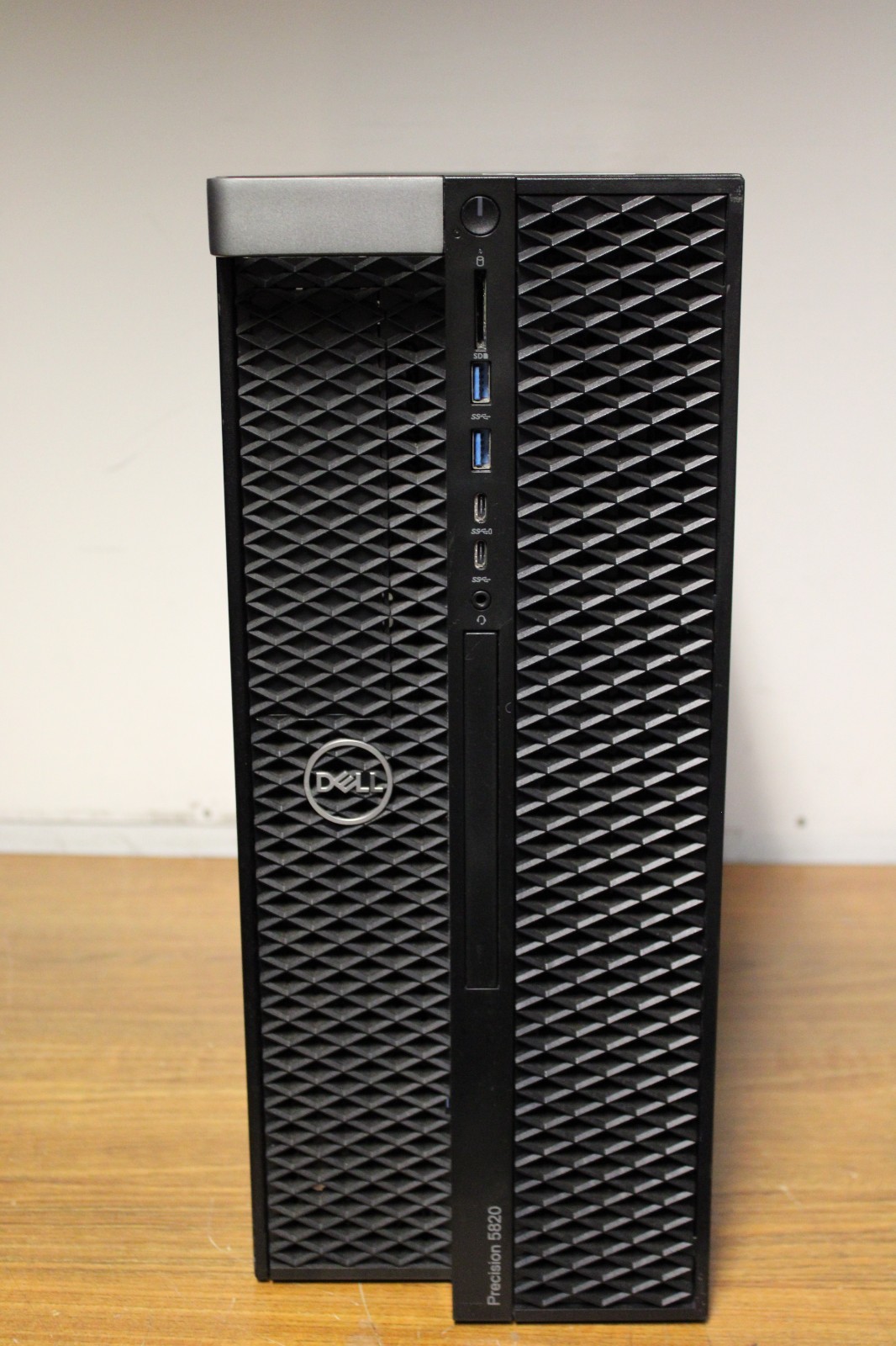 Dell Precision 5820 14-Core i9-9940X 4.50Ghz 64Gb RAM 256Gb Radeon Win 11 IK