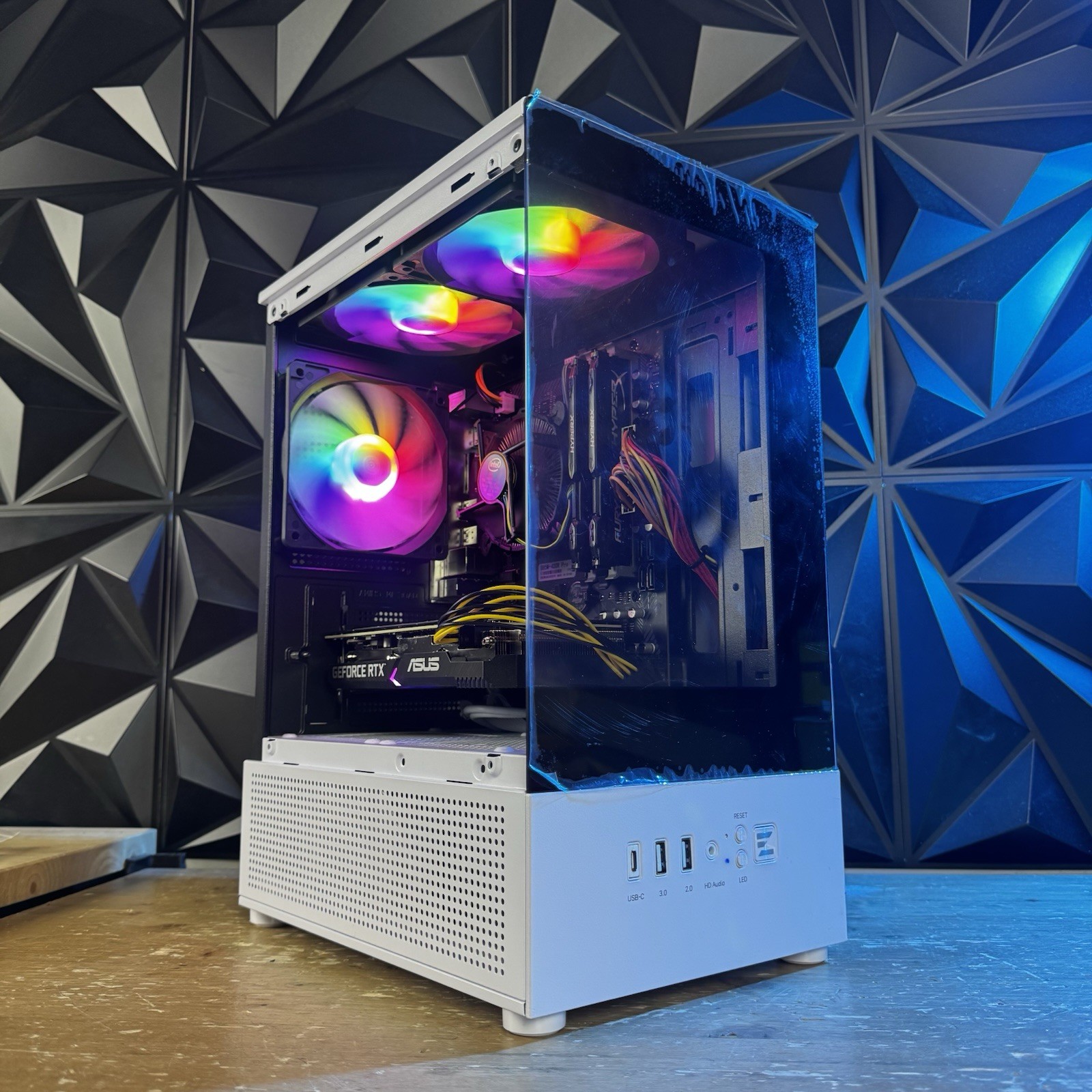 Custom RGB Gaming Desktop PC Intel Core i7 3.40 Quad 32 GB SSD Nvidia RTX 5060