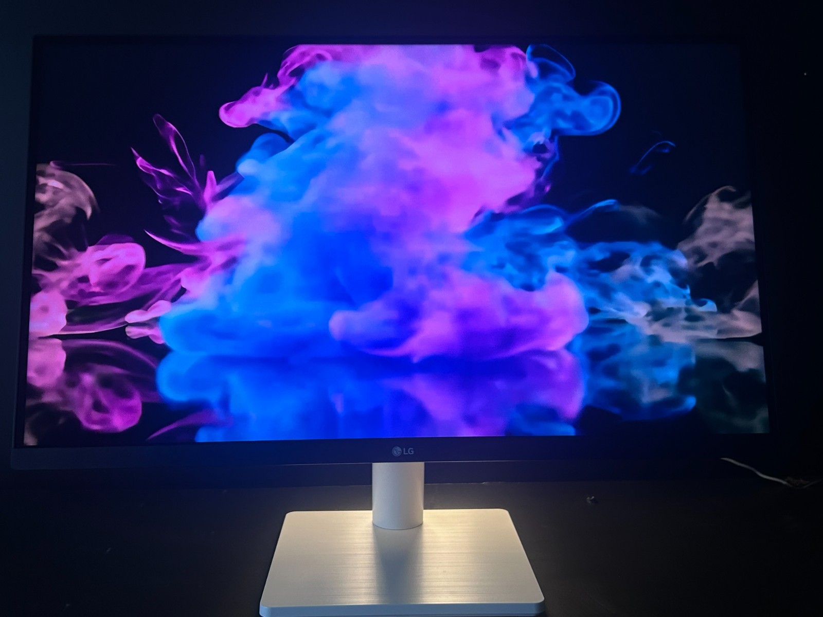 LG UltraFine 27US500-W 27″ 4K UHD IPS HDR Monitor-Open Box