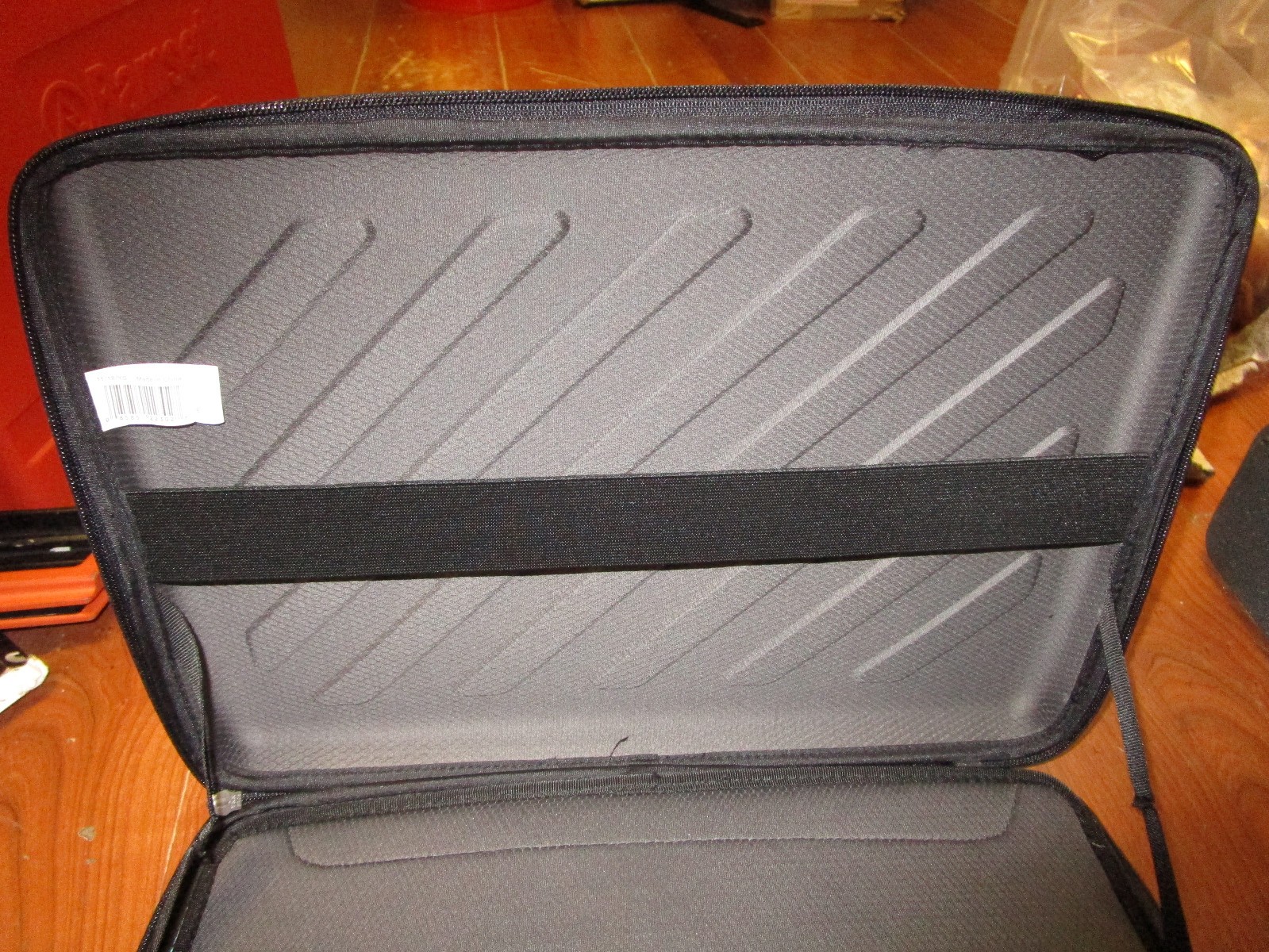 Thule Gauntlet Laptop Bag Hard Shell Case Padded Shoulder Strap 15″ inch