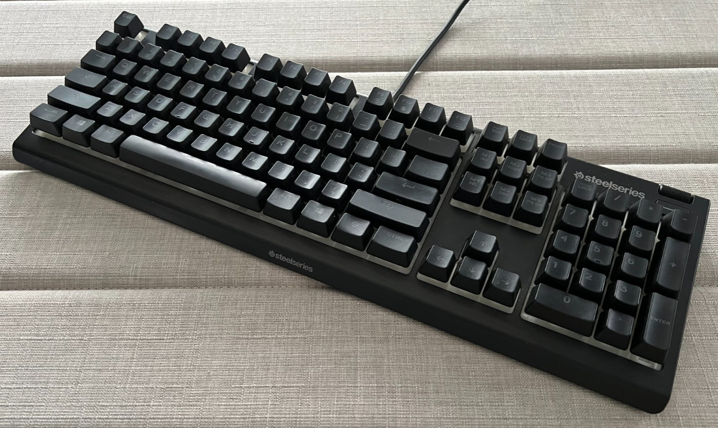 Illuminated SteelSeries Apex3 Wired Mechanical Keyboard Fullsize w Numpad-TESTED