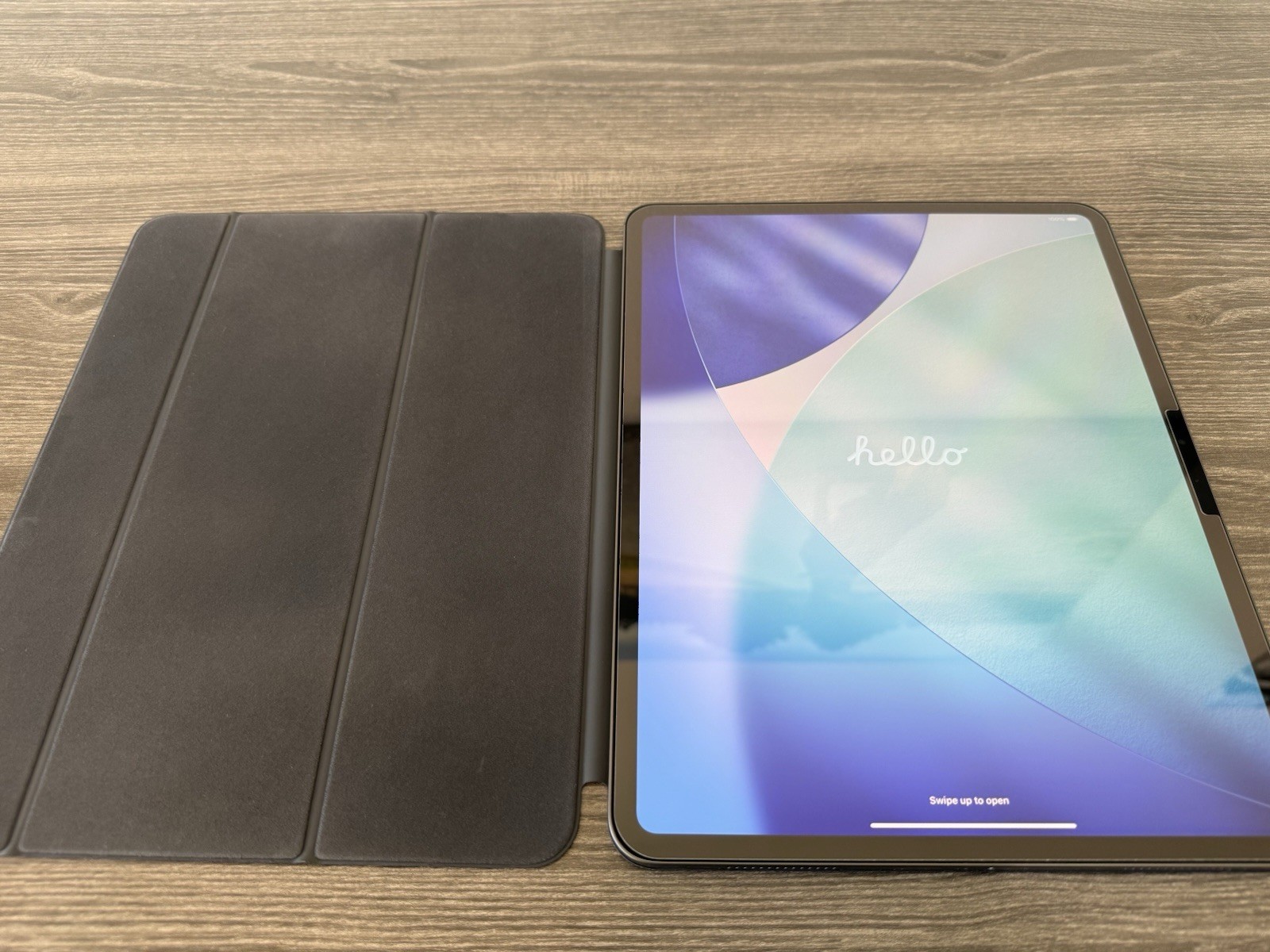 Apple iPad Pro 13-inch 256GB Wi-Fi Bundle, Apple Pencil Pro & Smart Folio Case