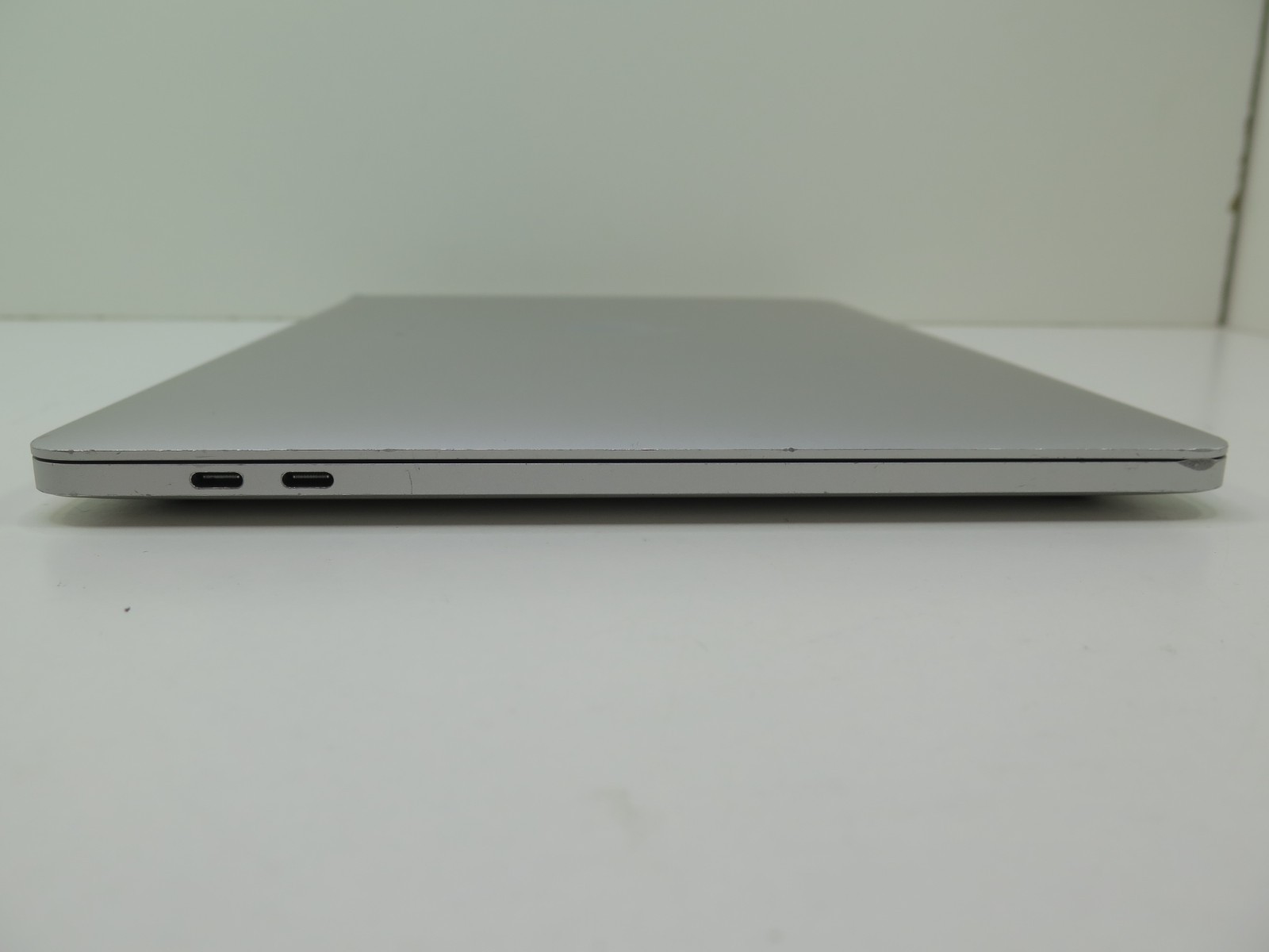 APPLE MACBOOK PRO 2020 13″ SILVER 8-CORE M1 16GB 512GB +BATTERY COUNT @ ONLY 262