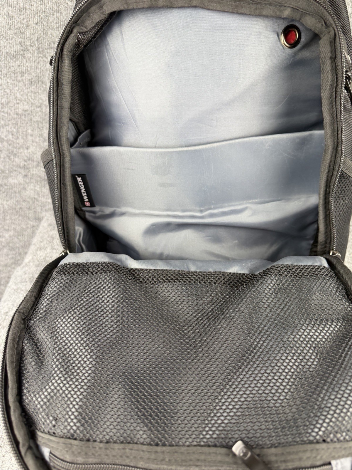 WENGER SWISS GEAR SYNERGY PRO BLACK GRAY 16″ COMPUTER LAPTOP BACKPACK BAG EUC