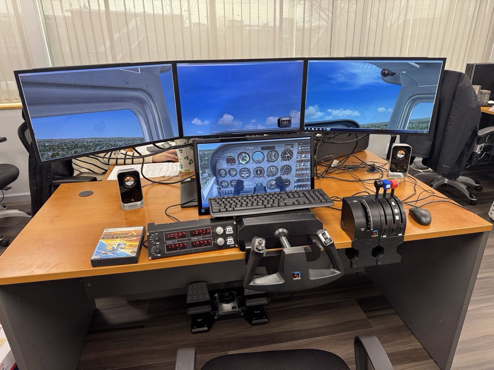 Cessna Licensed Flight Simulator System | Triple Monitor | Yoke, Throttle & Rudd