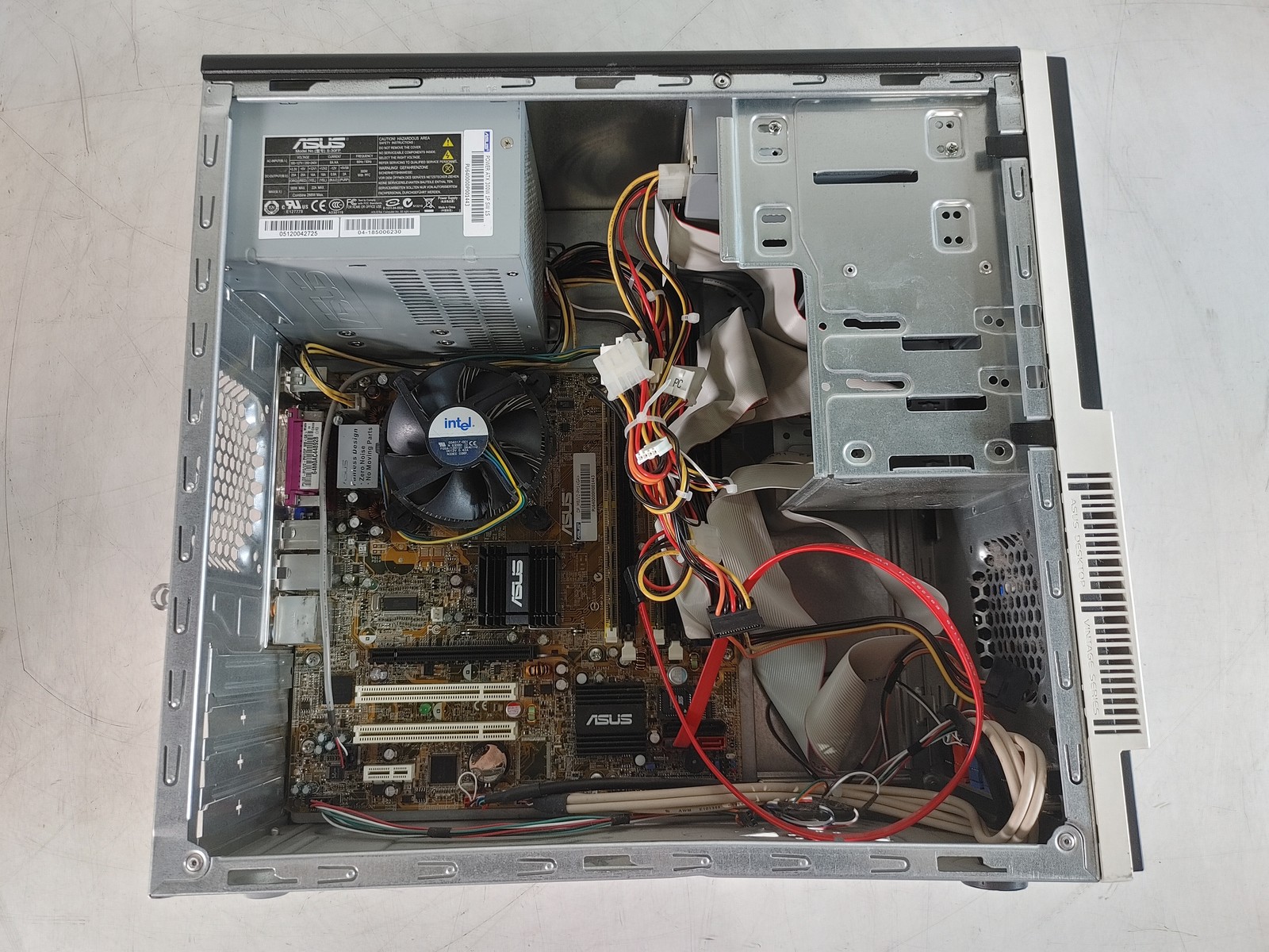Vintage Asus VINTAGE2-PH1 Intel Pentium D 3.00 GHz 4 GB DDR2 Desktop – No HDD