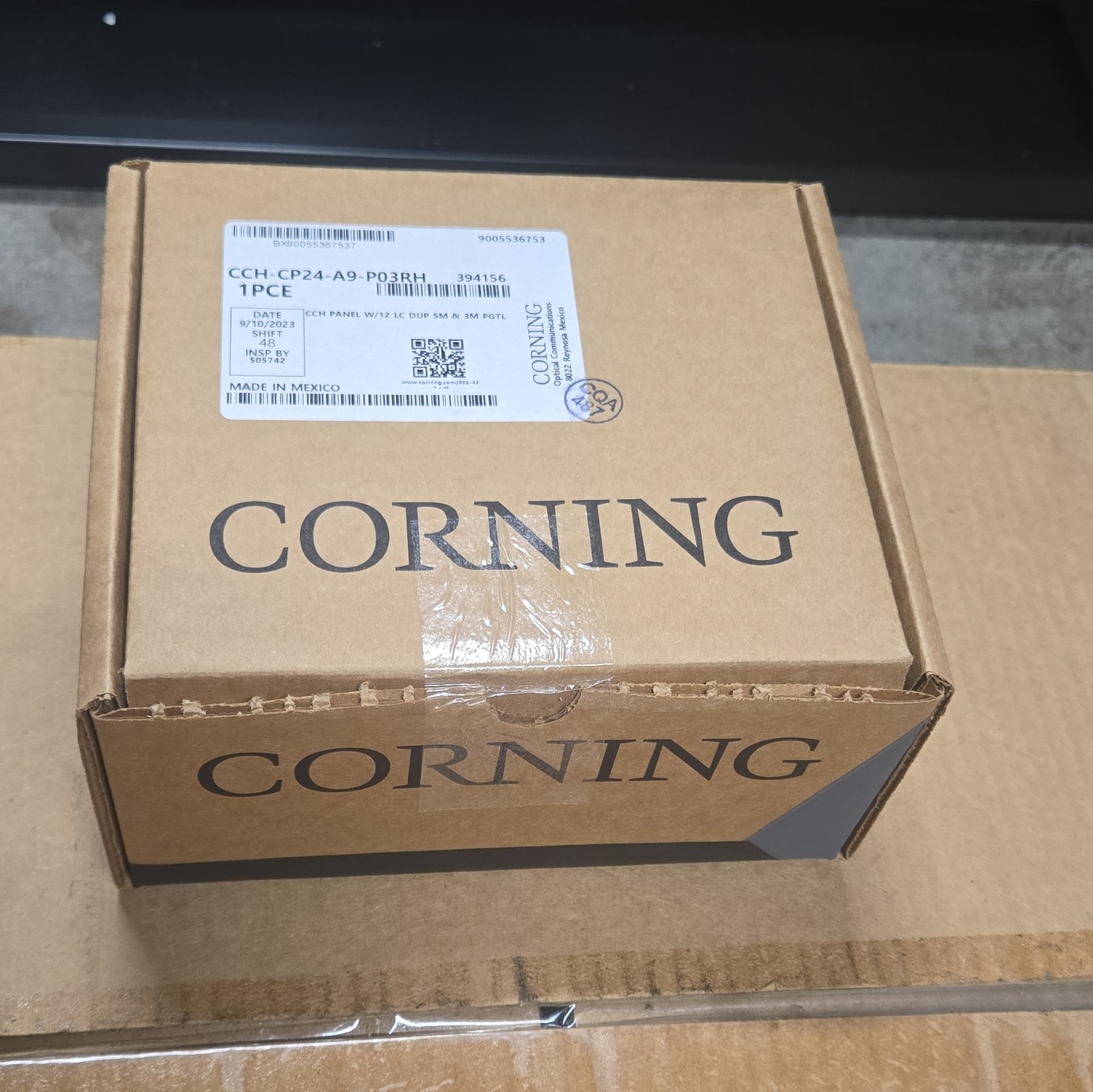 Corning CCH CCH-CP24-A9-P03RH 12-Port LC Duplex SM Fiber Panel 1U 19in