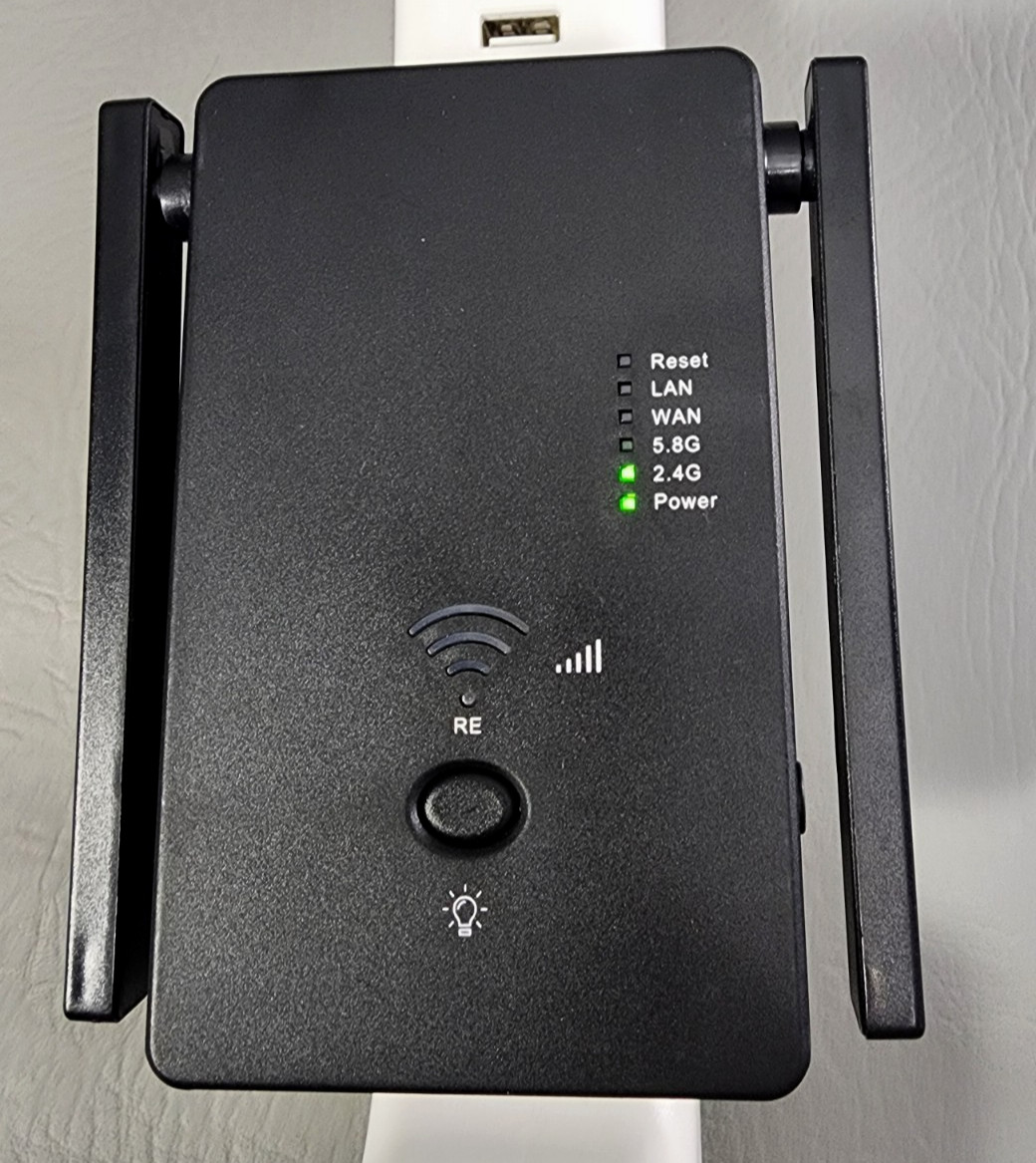 Wireless AC1200M Amplifier/Router/Repeater Black | New Open Box