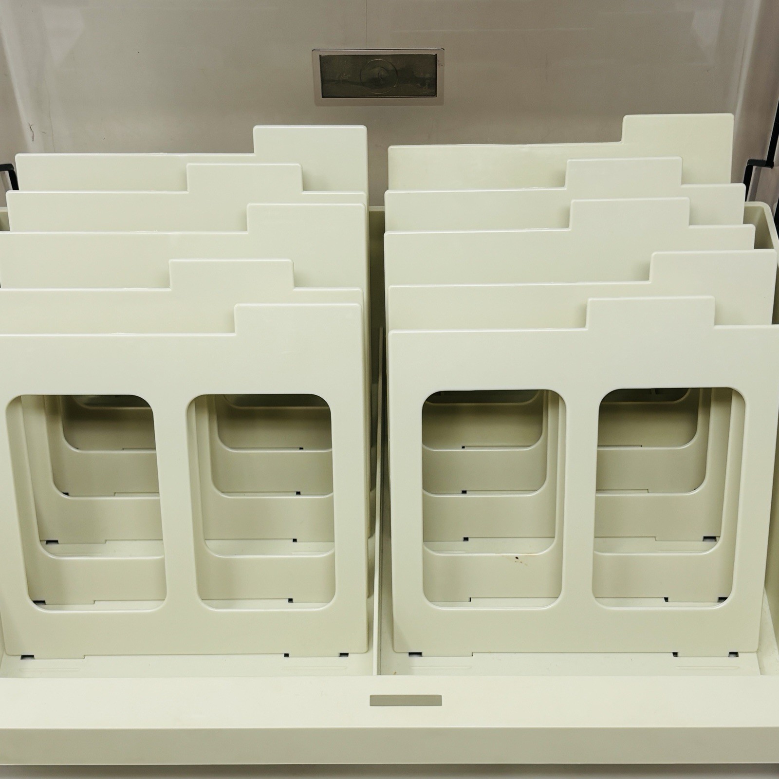 5.5 Dual Floppy Disk Plastic Box Case Holder Organizer DD-130L