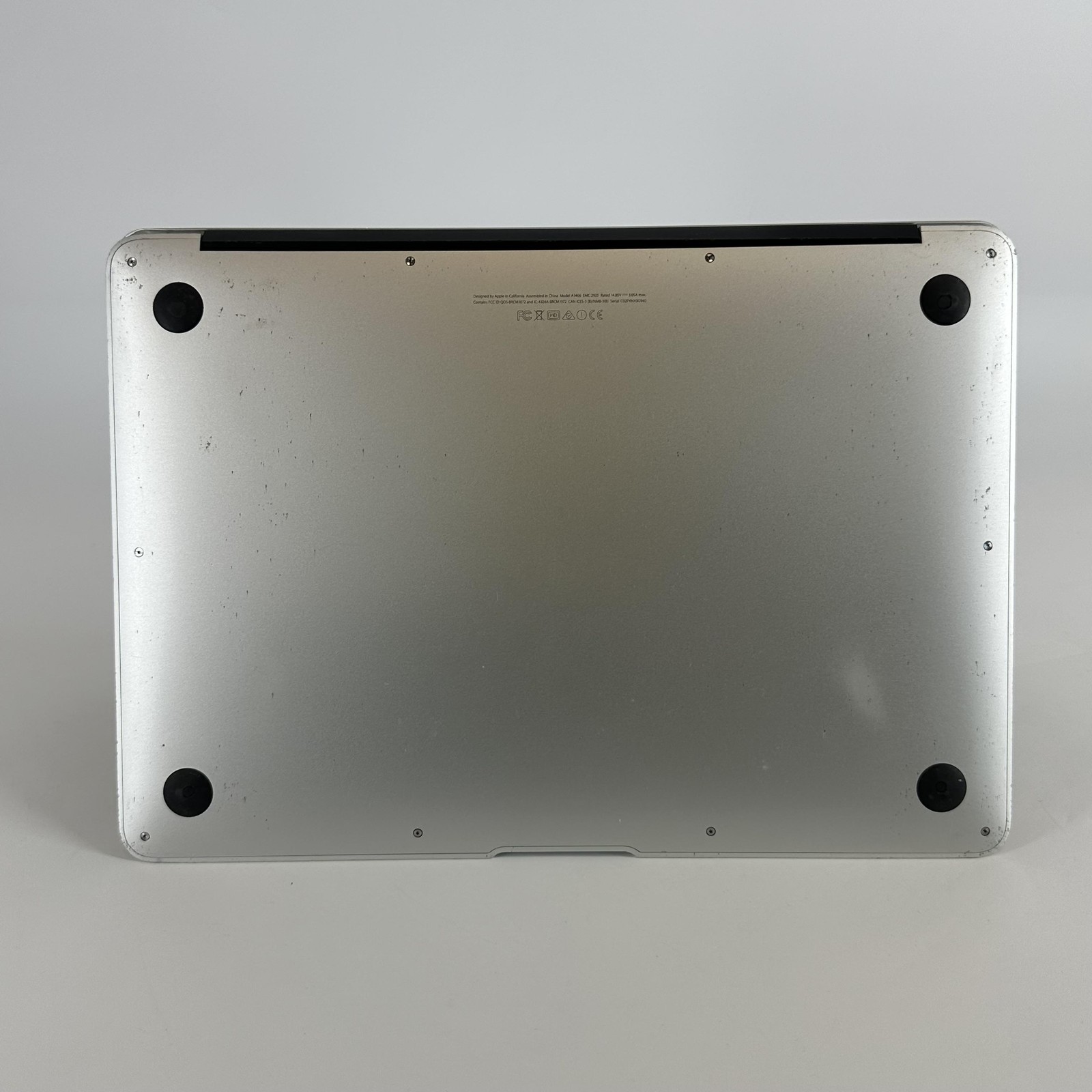MacBook Air 13 Silver 2015 1.6 GHz Intel Core i5 5th Gen. 4GB 128GB Bent Frame