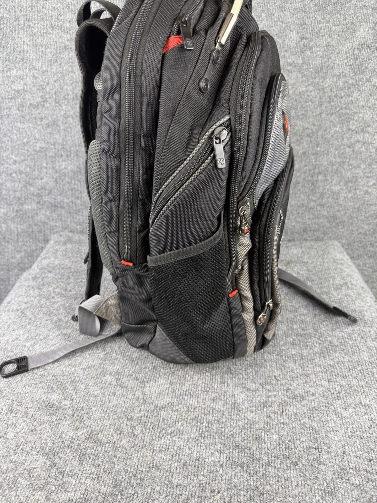 WENGER SWISS GEAR SYNERGY PRO BLACK GRAY 16″ COMPUTER LAPTOP BACKPACK BAG EUC