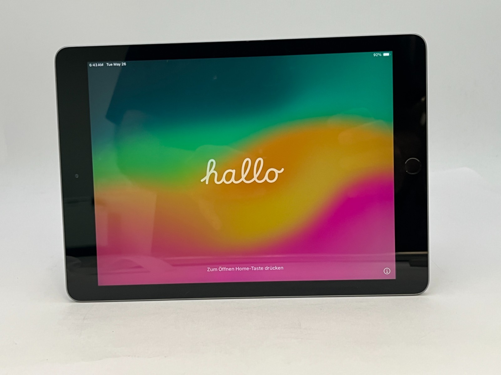 APPLE IPAD 6th GEN WIFI ONLY TABLET 9.7″ -32GB A1893