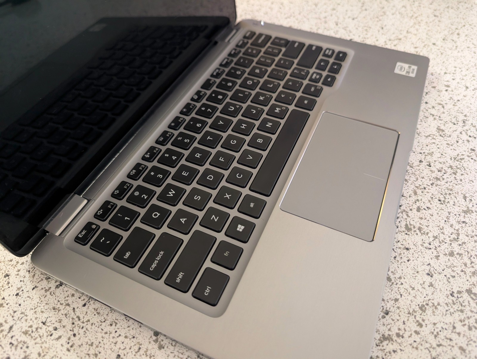 Dell Latitude 9410 (2-in-1) i7-10810U 1.10GHz 16GB 256GB M.2